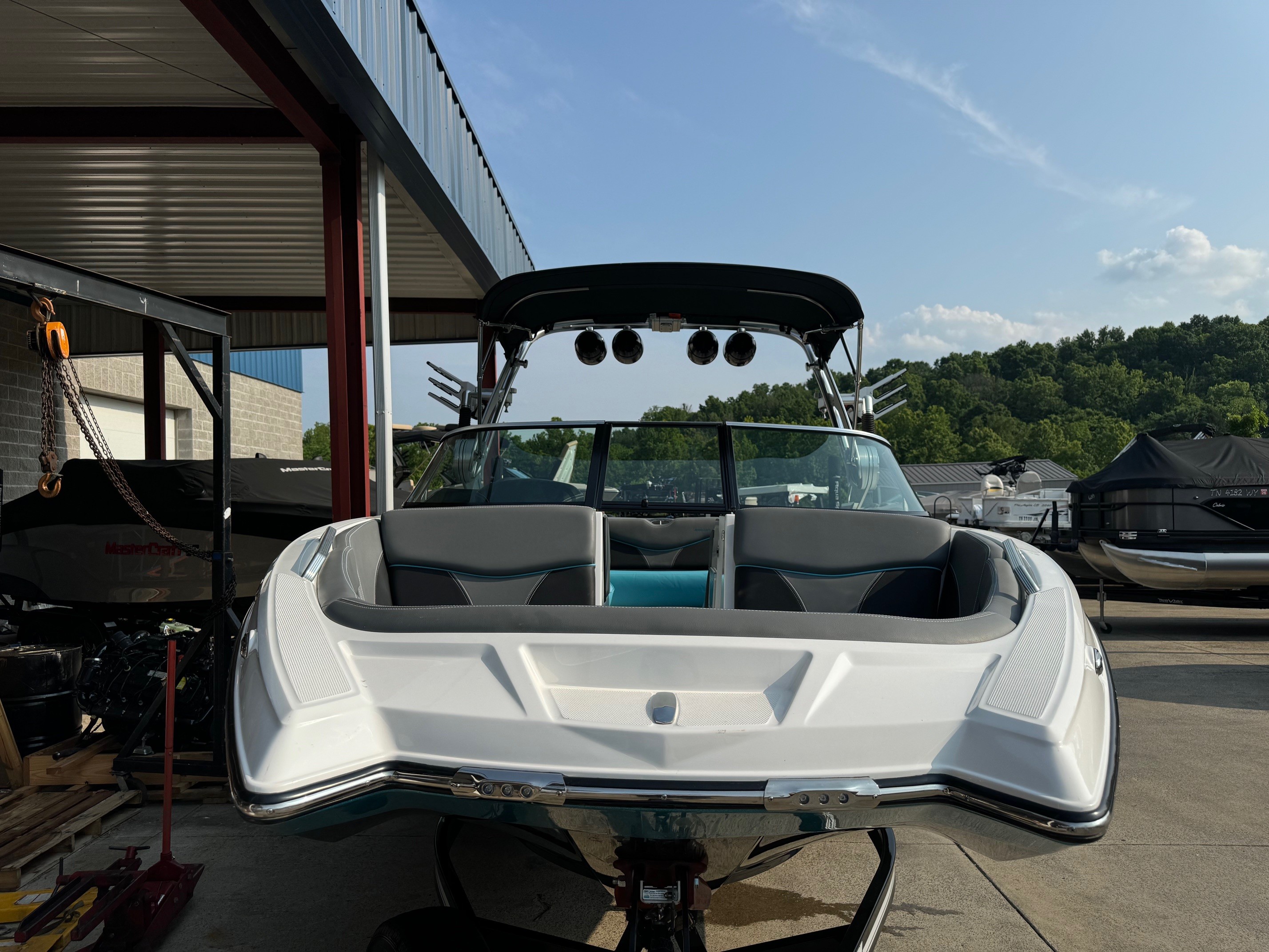 2019 MasterCraft XT22 Icon